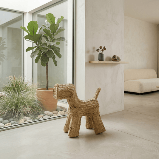 Chien décoratif en esparto tressé à la main - Nénita Déco -