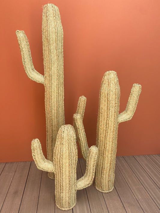 Cactus décoratif en esparto tressé artisanal – Sculpture végétale naturelle