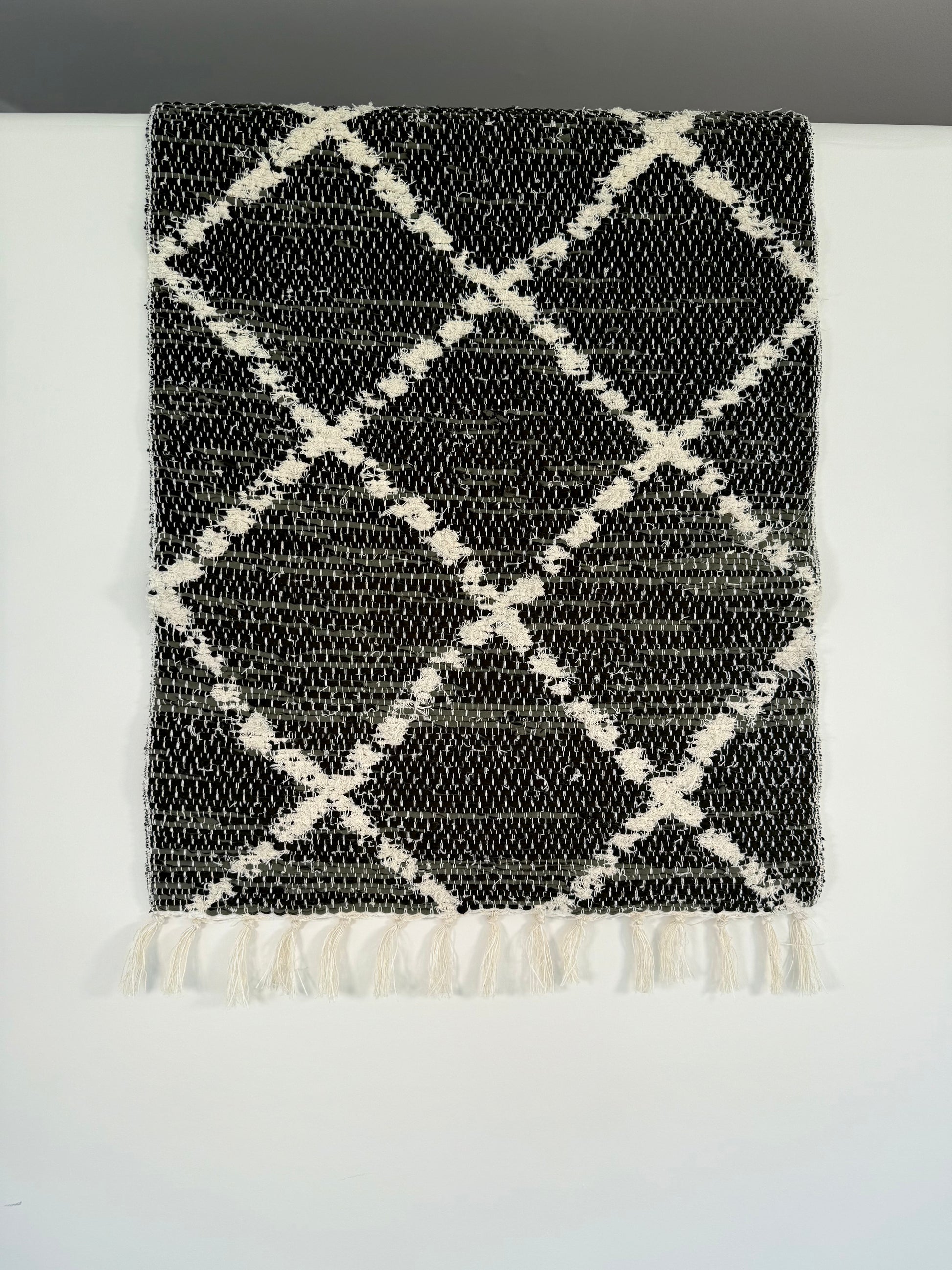 Tapis artisanal berbère réversible kaki Oliva 70x120 en coton recyclé, motif losange, idéal entrée, salle de bain ou petit espace
