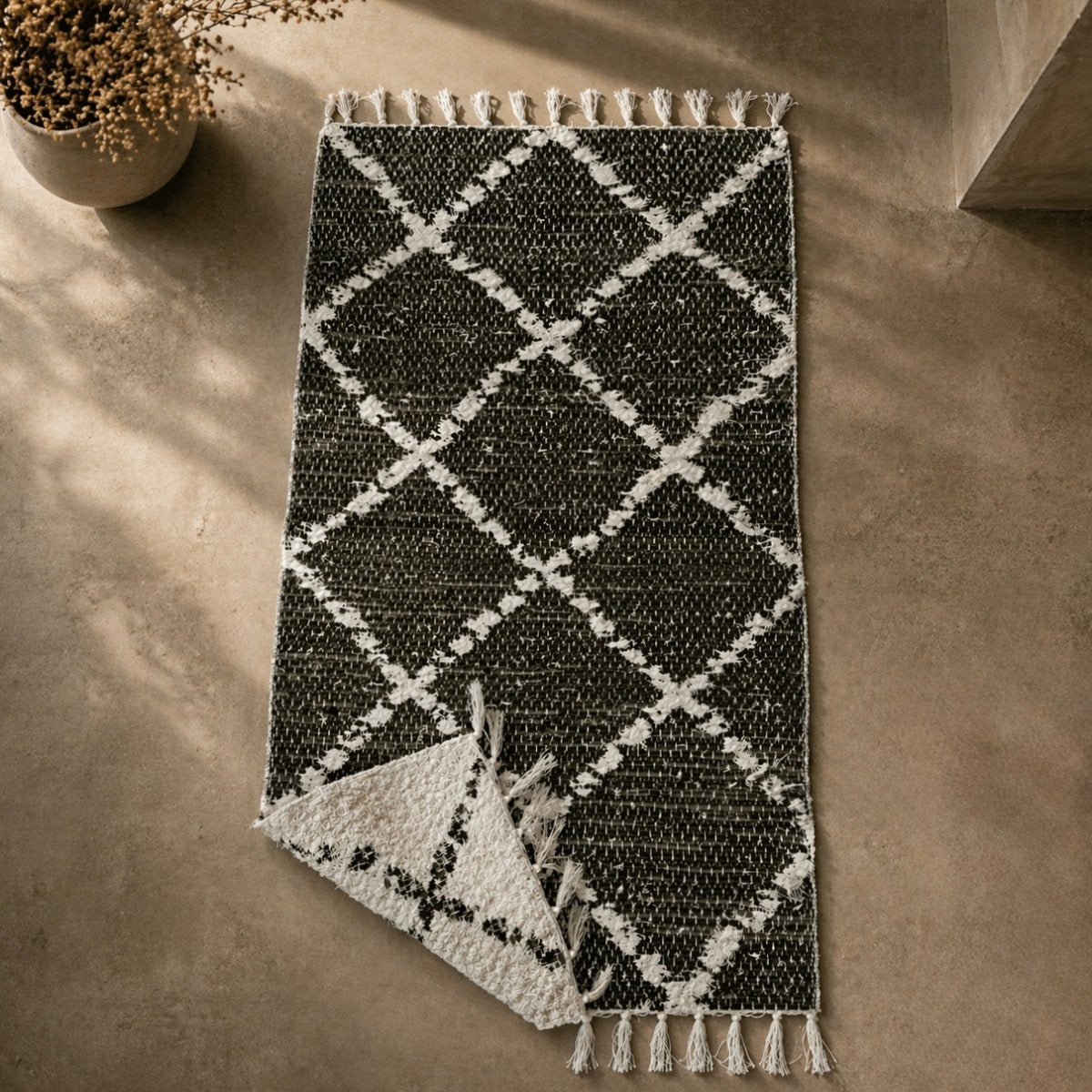Tapis artisanal vert kaki 70x120 motif losange coton recyclé tissé en Espagne